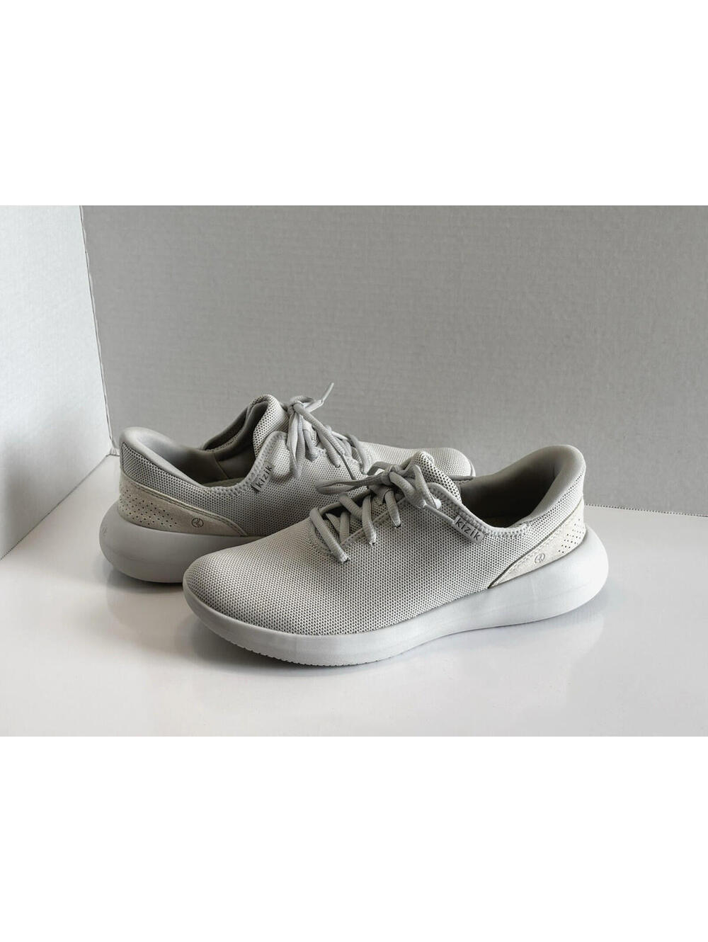 Kizik Madrid Eco Knit Women's Size US 9 Grey Hands Free Sneakers Slip On Shoes